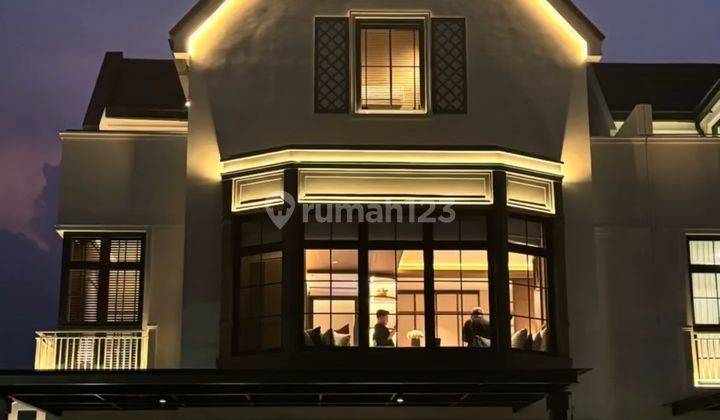 Rumah 3 Lantai American Classic Paling Laku Cluster Louise Summarecon 2