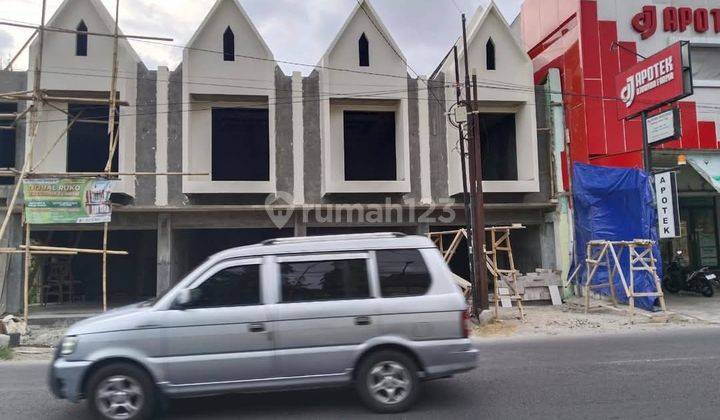 Dijual Unit Ruko Siap Huni Selangkah Ke Kampus Uny Wates Kulonprogostyle Modern Scandinavian2 Unit Terakhir !!spesifikasi :luas Tanah 61 & 63 M2luas Bangunan 80m21 Kamar Mandi 1 Dapurlistrik 2200 Wattlegalitas : Shm, Pbgharga : Rp 1,5 Milyar Selling Point 1