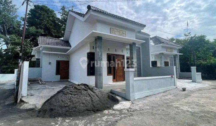 Dijual Cepat Rumah Murah 425 Jt Di Seyegan Sleman Yogyakarta ‼️

type Bangunan 50 M²
luas Tanah 101 M²
harga 425 Juta All In
shm & Imb 1