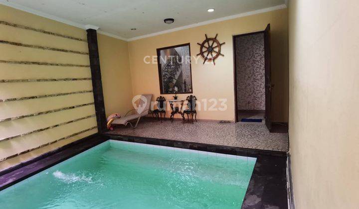 Rumah Dengan Kolam Renang 2 Lantai Di Taman Lebak Bulus R2036 2