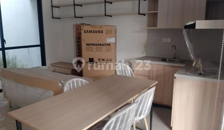 Bebas Banjir, Rumah, 2 Lantai, Dekat Akses LRT, 2