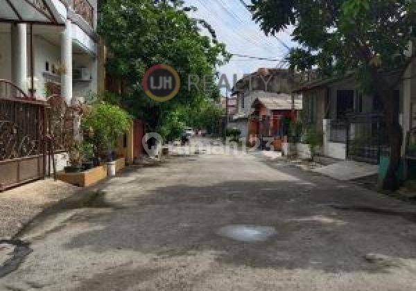  Rumah di Bekasi, 3 Lantai Siap Huni, 3 Kamar Tidur, 300m Menuju Pintu Tol Bekasi Timur, Pengasinan, Rawalumbu Kota Bekasi 2