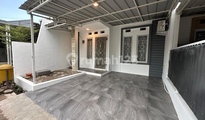 Check Out This Modern 1-Story House for Sale in a Comfortable Environment. Enhances Aesthetic Value in the Residential Area. Located in an Easily Accessible Area with Complete Facilities, Perfect for You Who... 2