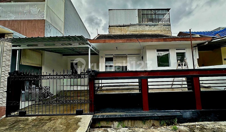 4 Bedroom House Near Charis and Wesley School Malang