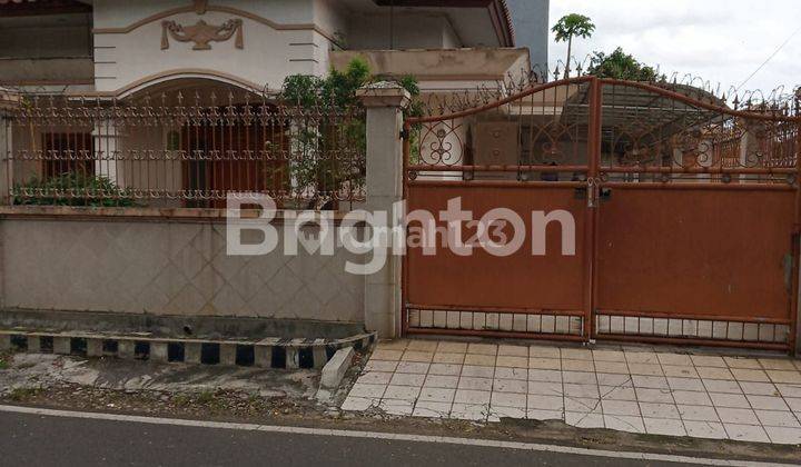 RUMAH BESAR DAN APIK JL. BUNGA-BUNGA KOTA MALANG 1