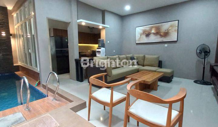 Villa di Batu dengan Kolam Renang Pribadi 2