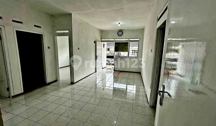 4 Bedroom House Near Charis and Wesley School Malang