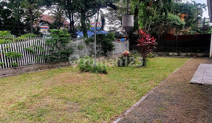 Rumah Besar Bangunan Lama Di Pusat Kota Malang 2