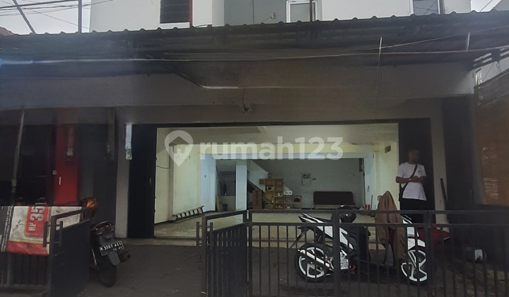 2-Storey Shop House, 7 Meters Wide on Malang City Main Road