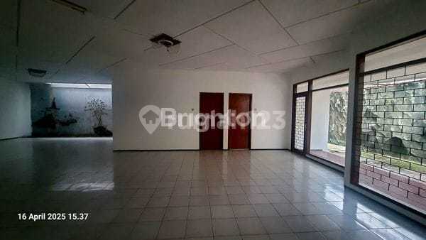 Ready-to-Live Large House with Many Rooms in Sukun, Malang