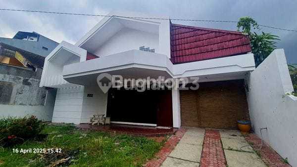 Ready-to-Live Large House with Many Rooms in Sukun, Malang