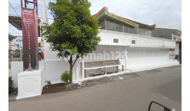 Sidewalk Business Space Very Busy Office Industrial Area