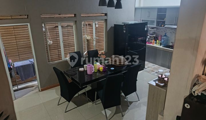 Rumah Mewah 2Lt 4Kt Fully Furnish Selangkah ke Stasiun&Kampus Ui Rumah Mewah 2Lt 4Kt Fully Furnish Selangkah ke Stasiun&Kampus Ui