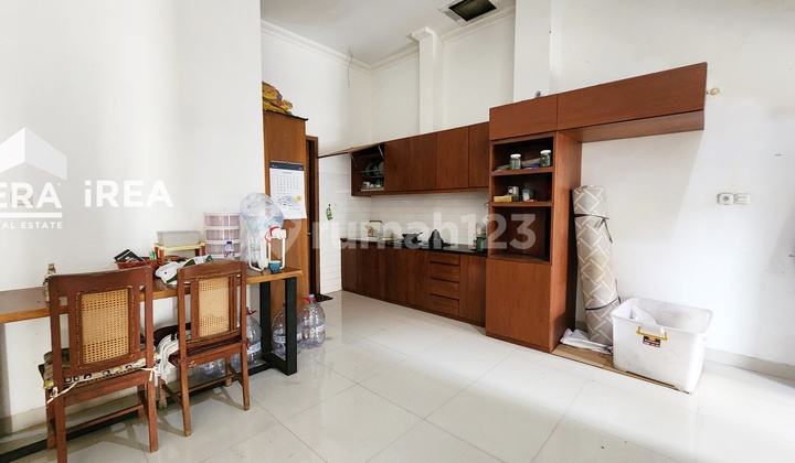 Rumah Dijual 2 Lantai di Solo Kota Laweyan  2