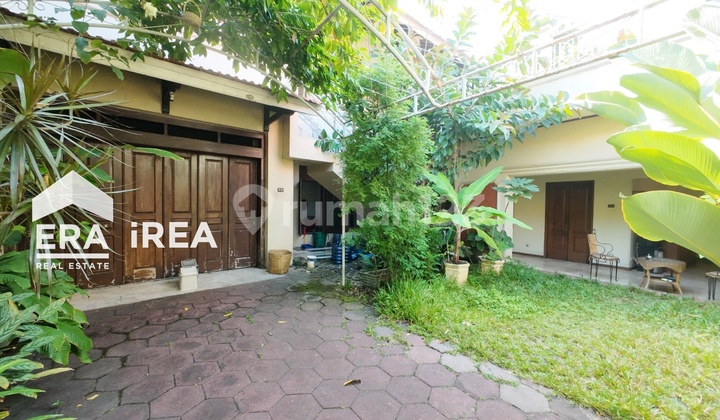 Rumah Nyaman Halaman Luas 