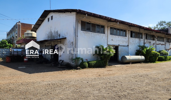 Warehouse for Rent Near Manahan Stadium in Solo City Warehouse for Rent Near Manahan Stadium in Solo City