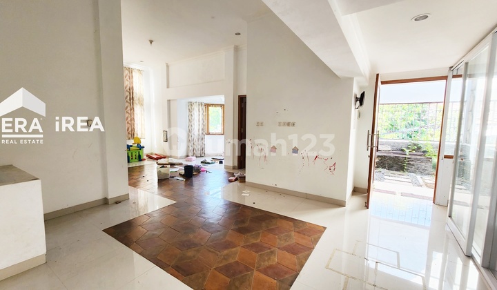 Rumah Dijual 2 Lantai di Solo Kota Laweyan  1
