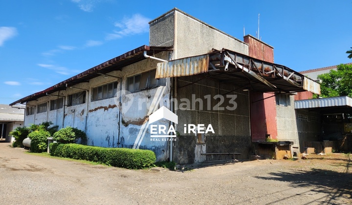 Warehouse for Rent Near Manahan Stadium in Solo City Warehouse for Rent Near Manahan Stadium in Solo City