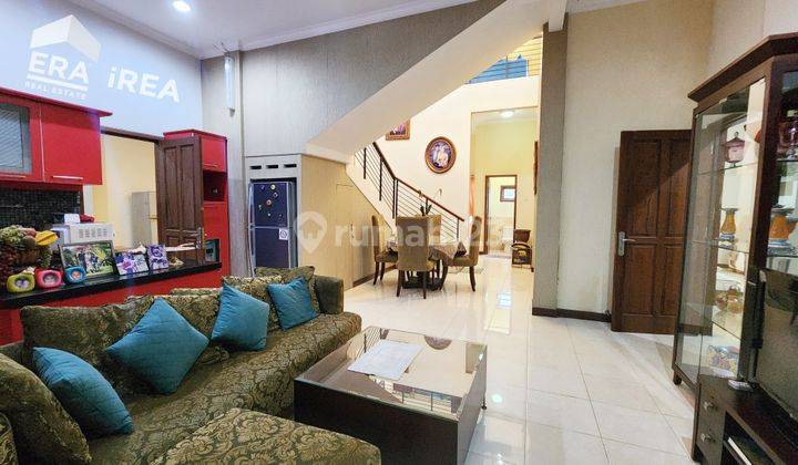 Jual Rumah Mewah 2 Lantai di Solo Kota Laweyan 1