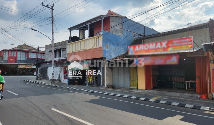 Ruang Usaha dan Kost 2 Lantai Dekat Pasar Gedhe Solo Jebres Ruang Usaha dan Kost 2 Lantai Dekat Pasar Gedhe Solo Jebres