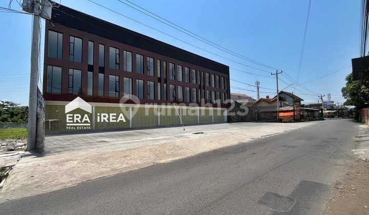 Disewakan Ruko Baru 3 Lantai Dekat RS JIH Solo Barat Colomadu