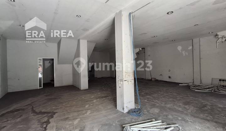 For Sale 3-Story Shophouse Near Janabara Campus in Bantul 2