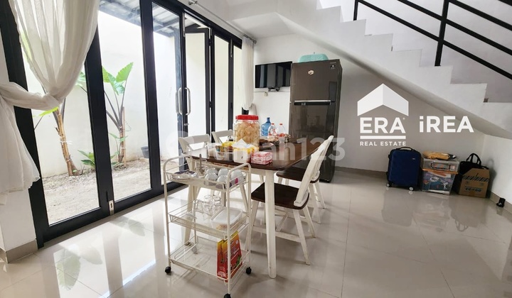 Rumah 2 Lantai Dijual Dekat Luwes Gentan Sukoharjo