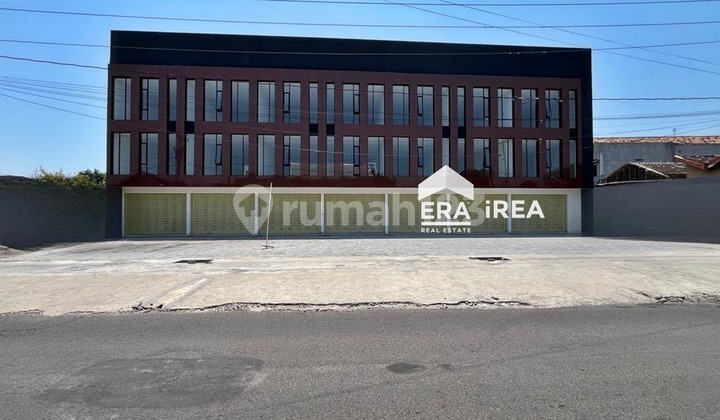 For Rent New 3-Story Shophouse Near JIH Hospital West Solo Colomadu 2