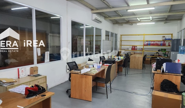 Ruang Usaha Besar Cocok Perkantoran Parkiran Luas Ruang Usaha Besar Cocok Perkantoran Parkiran Luas