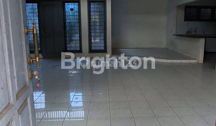 Rumah Luas dua lantai dekat Bigmall 2
