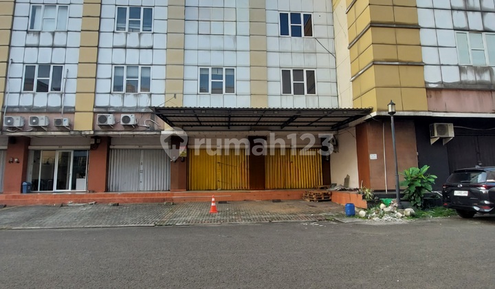 Shop House for Sale, Connected, Nice and Busy, Suitable for Business, Prime Location in BSD
