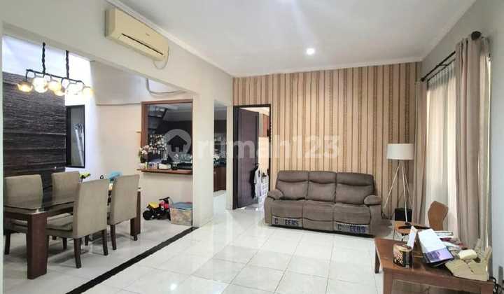 Rumah Depan Taman Di Emerald District, Bintaro Jaya. 2