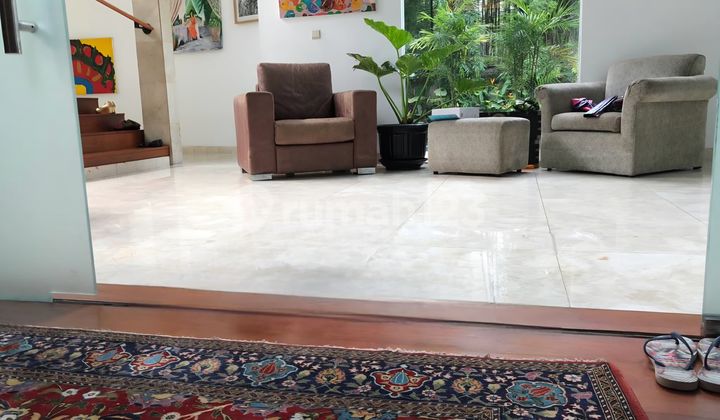 Rumah Cantik Mewah Ada Kolam Renang Lokasi di Kebayoran Baru 2