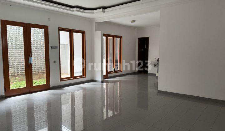 BSD The Green Cluster Vineyard Row House with a spacious garden 2