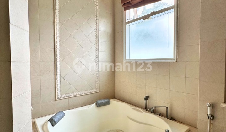 Sriwijaya Kebayoran Baru House in an Elite & Scenic Area, near RI 1 2