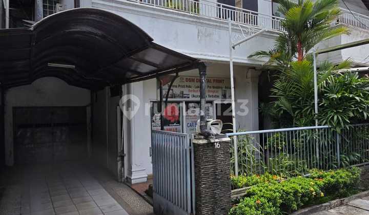 Jual Cepat Bu Rumah Lama Di Kebayoran Baru