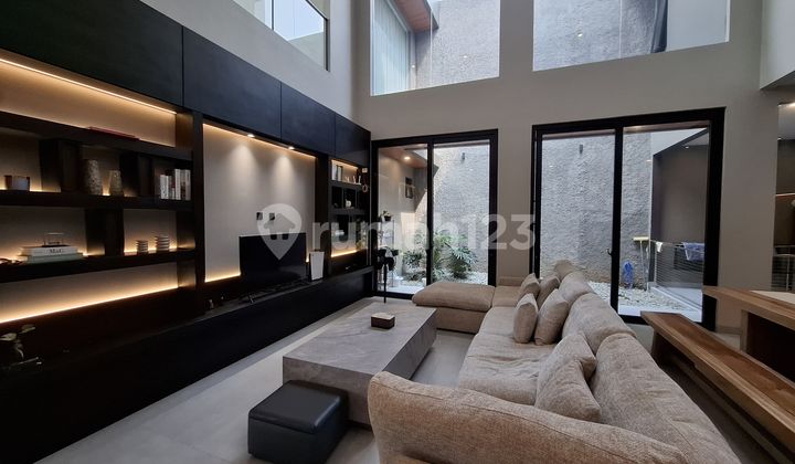 Dijual Rumah Mewah Bangunan Mandiri Super Cakep di Greencove BSD 2