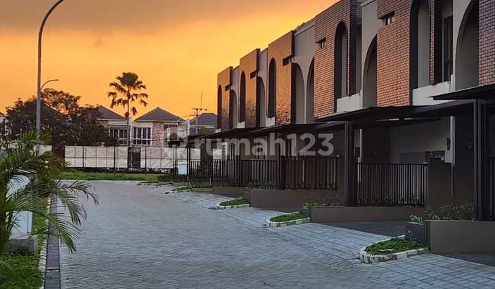 Rumah 2 Lantai Ready Stock Shm Siap Huni Furnish Banyak Benefit Lokasi Strategis Cibinong Bogor
