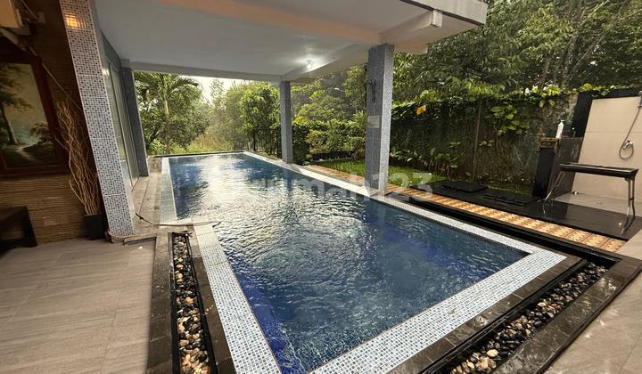 Tinggal Bawa Koper! Rumah Hook, Kolam Renang, dan Playground Mini Full Furnish SHM lokasi  Sentul, Bogor