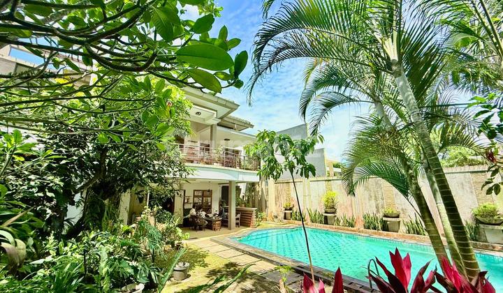 Fully Furnished House with SHM, Private Pool, Spacious Garden Front & Back, 10 Minutes to Sentul City Toll Exit, Bogor