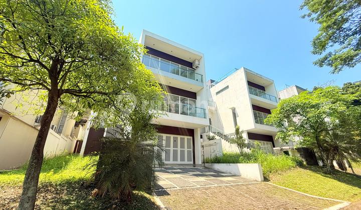 Rumah Mewah 3 Lantai di Sentul – Desain Modern, Ada Balkon dan Rooftop Luas & Garasi Besar!