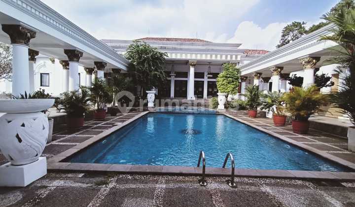 Rumah Sultan Konsep Paviliun Desain Classic Private Pool Best View Gunung Sentul City, Bogor 2