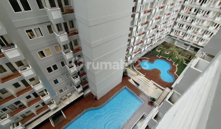 Apartment Furnishing Sentul Tower Apartment with Swimming Pool View Behind Aeon Mall Sentul City, Bogor