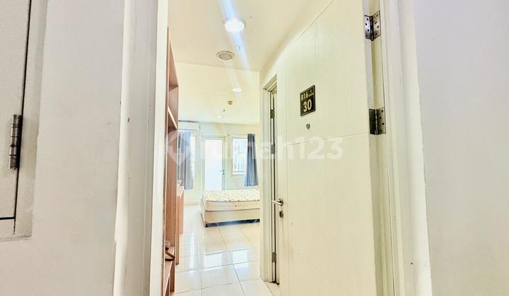 Furnished Studio Apartment with Swimming Pool View Behind Aeon Mall Sentul City, Bogor 2