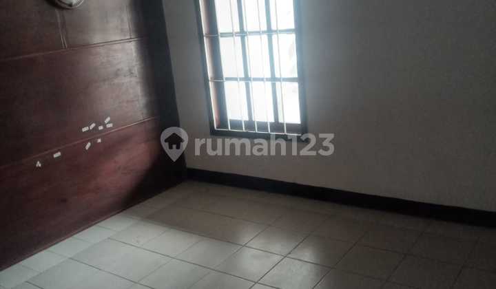 Rumah di Jl.atletik Arcamanik Buat Kantor Tinggal 1.5 Lt