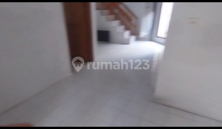 Rumah Bagus di Antapani Cocok untuk Tinggal atau Kantor 2
