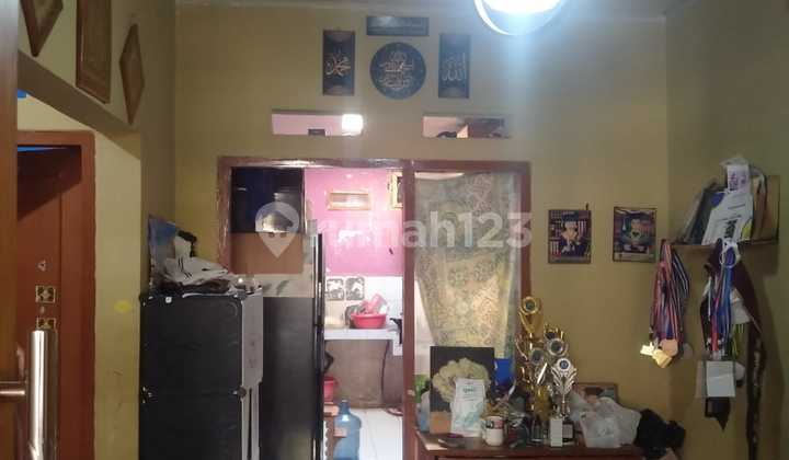 Rumah Bagus SHM di Komplek Griya Kuning Asri Ciwastra