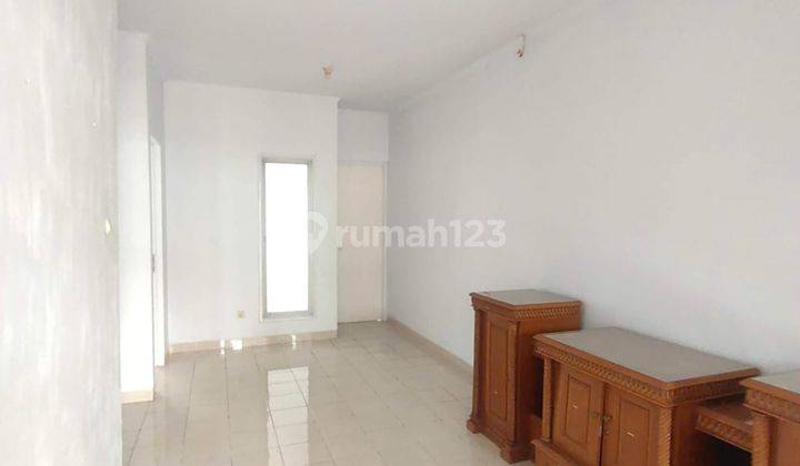 Rumah Sudah Renovasi Unfurnished SHM di Serpong Park, Tangerang 1