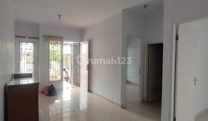 Rumah Sudah Renovasi Unfurnished SHM di Serpong Park, Tangerang 2