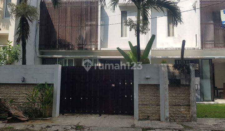 Exclusive Villa House For Sale 1